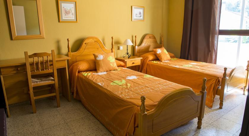 La Casona Del Pinar Albergue Сан-Рафаель Номер фото