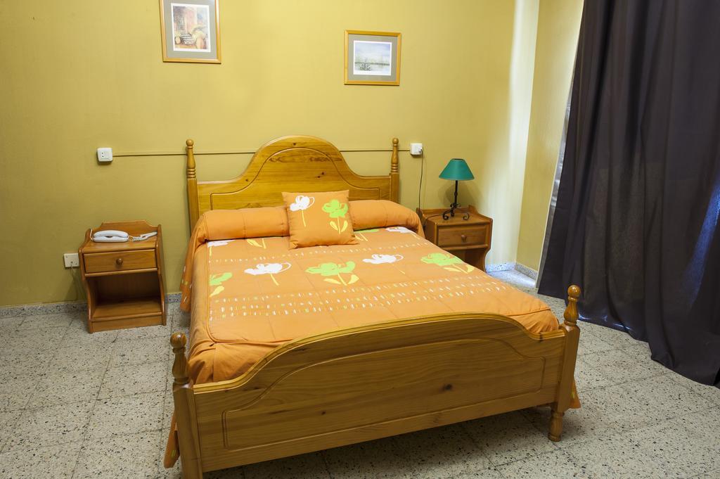 La Casona Del Pinar Albergue Сан-Рафаель Номер фото